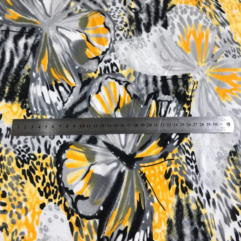 Tissu Viscose Elasthanne Imprime Papillons — vue 2