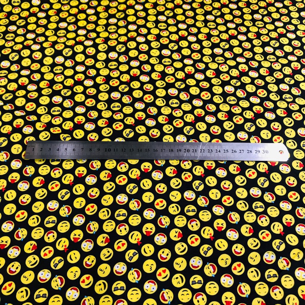 Tissu Coton Imprime Smiley — vue 3