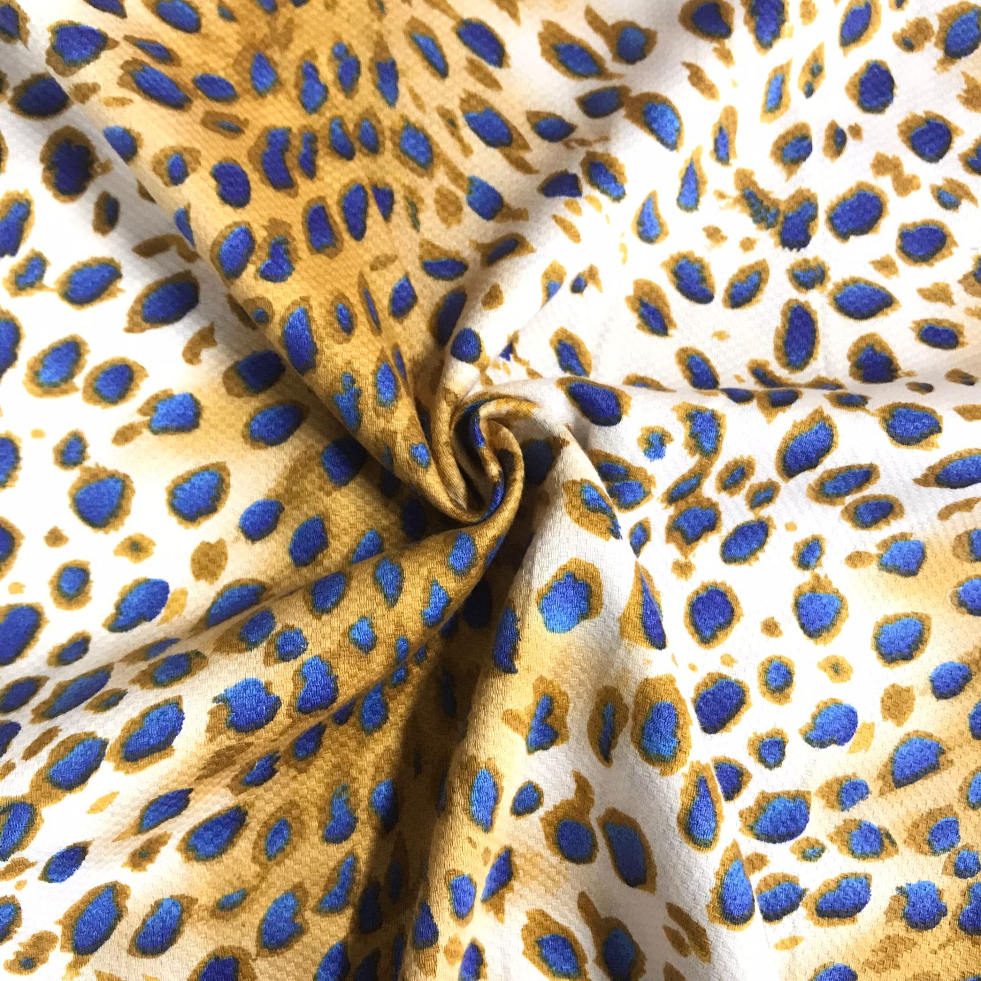 Tissu Imprime Leopard — vue 4