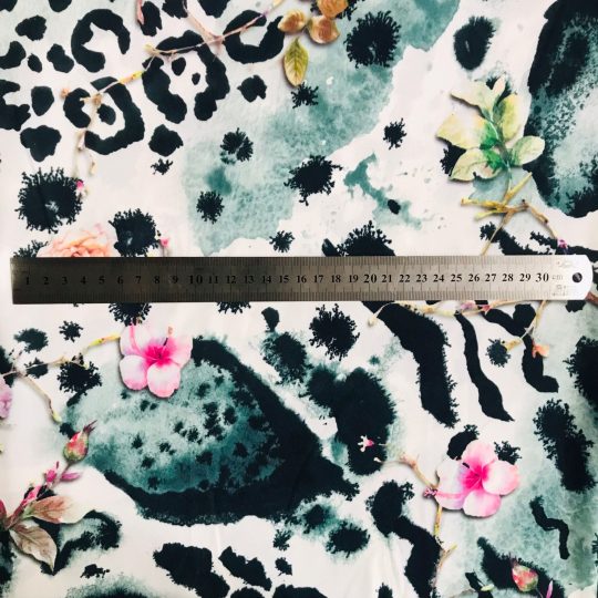 Tissu Imprime Faune Et Flore — vue 3