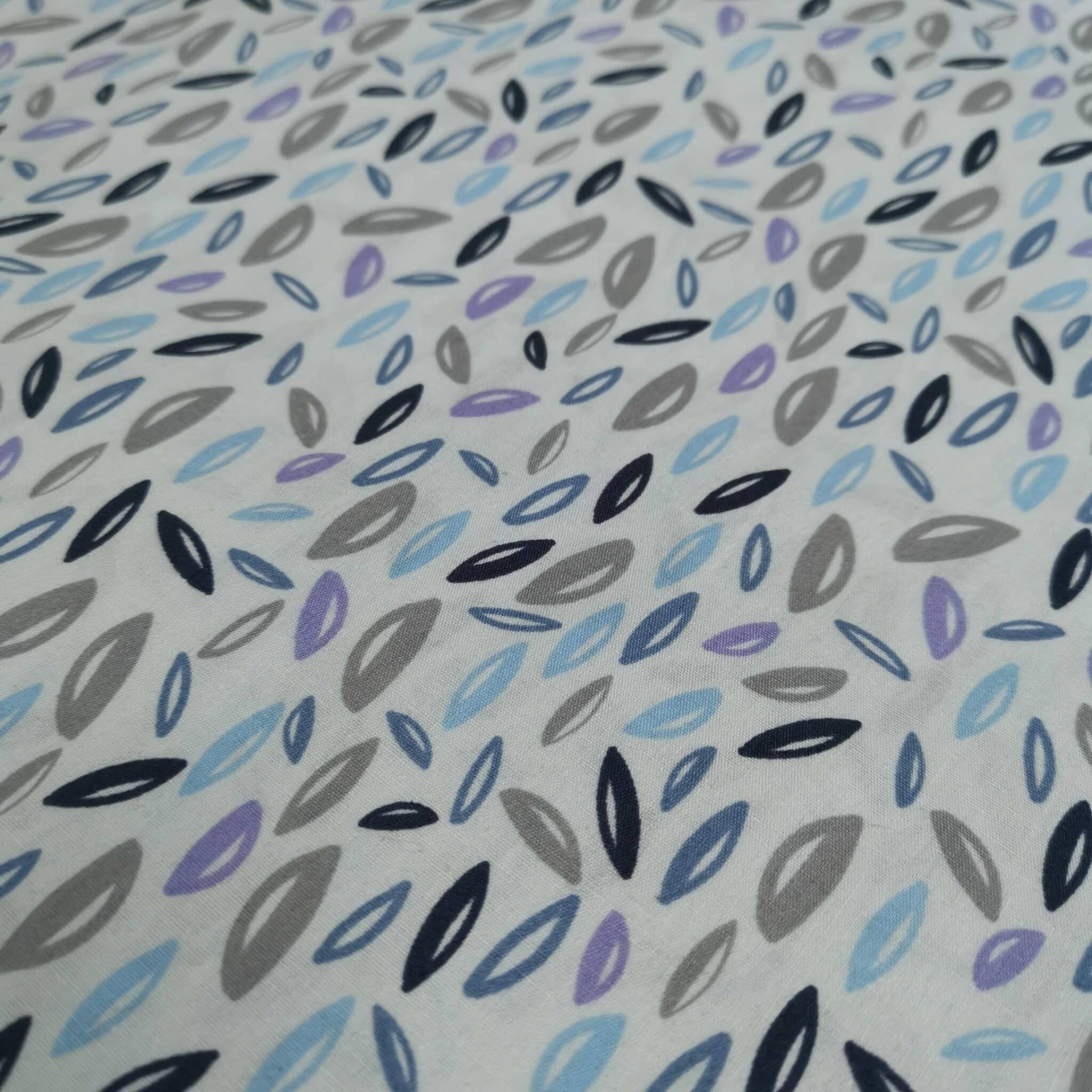 Popeline Coton Petit Motif Feuilles Abstrait — vue 3