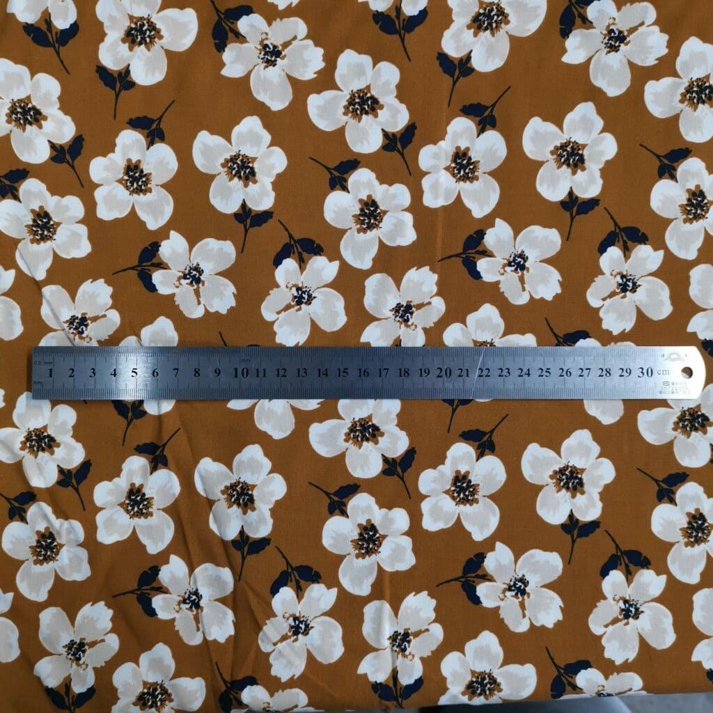 Tissu Viscose Fleurs Blanches — vue 4