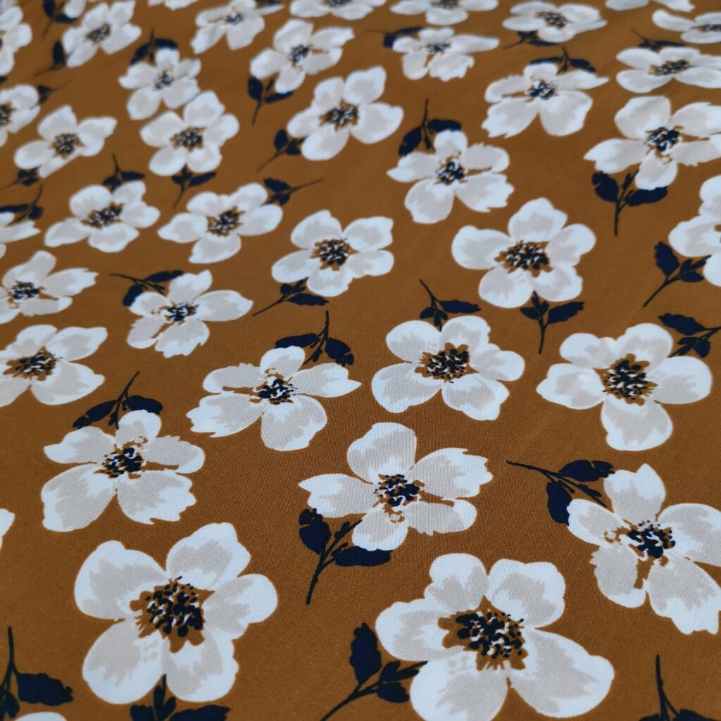 Tissu Viscose Fleurs Blanches — vue 3