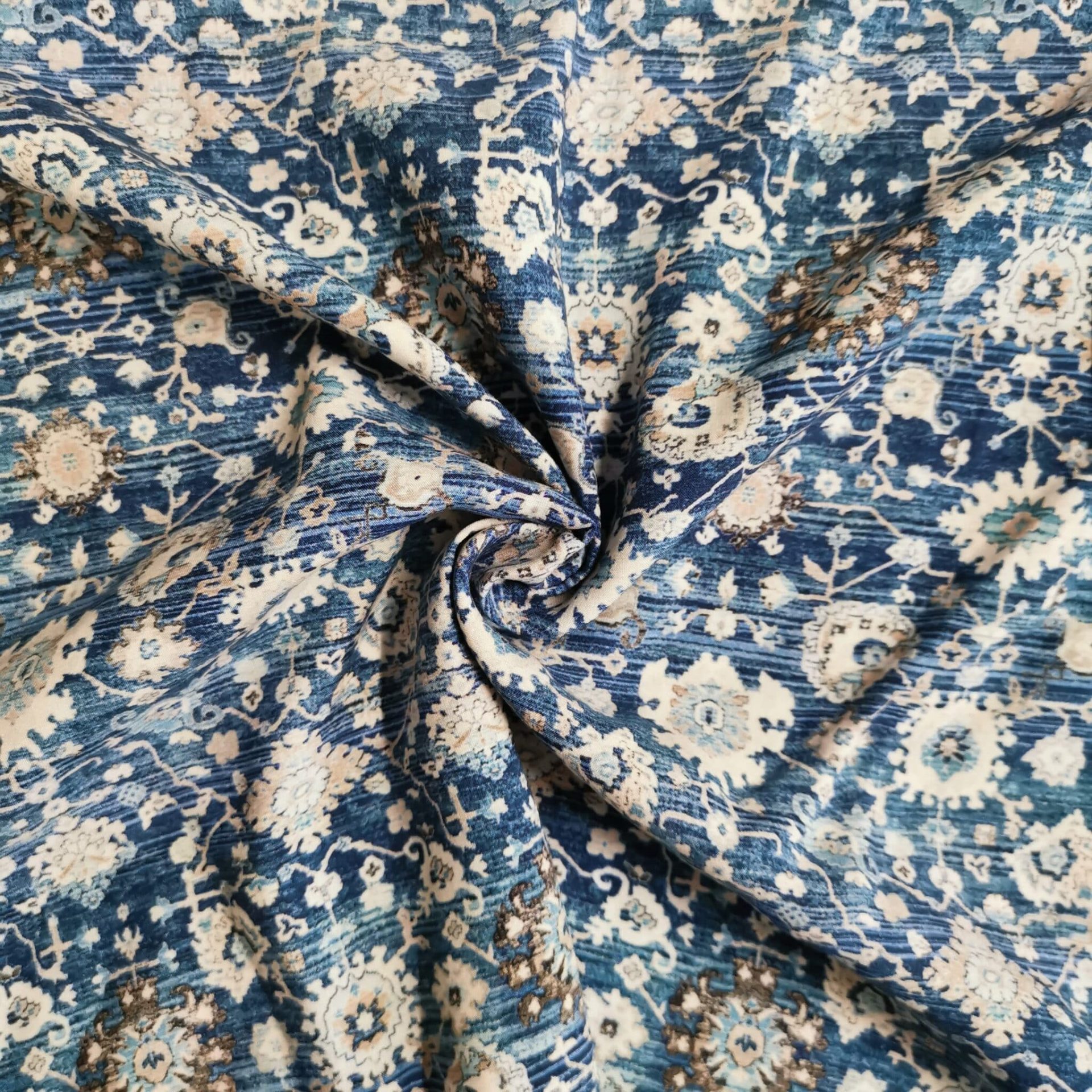 Tissu Viscose Motif Abstrait Ornements — vue 3