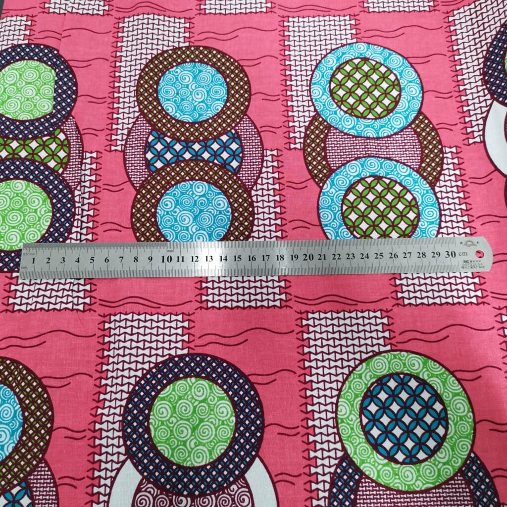Tissu Africain Motif Géométrique Rose — vue 2