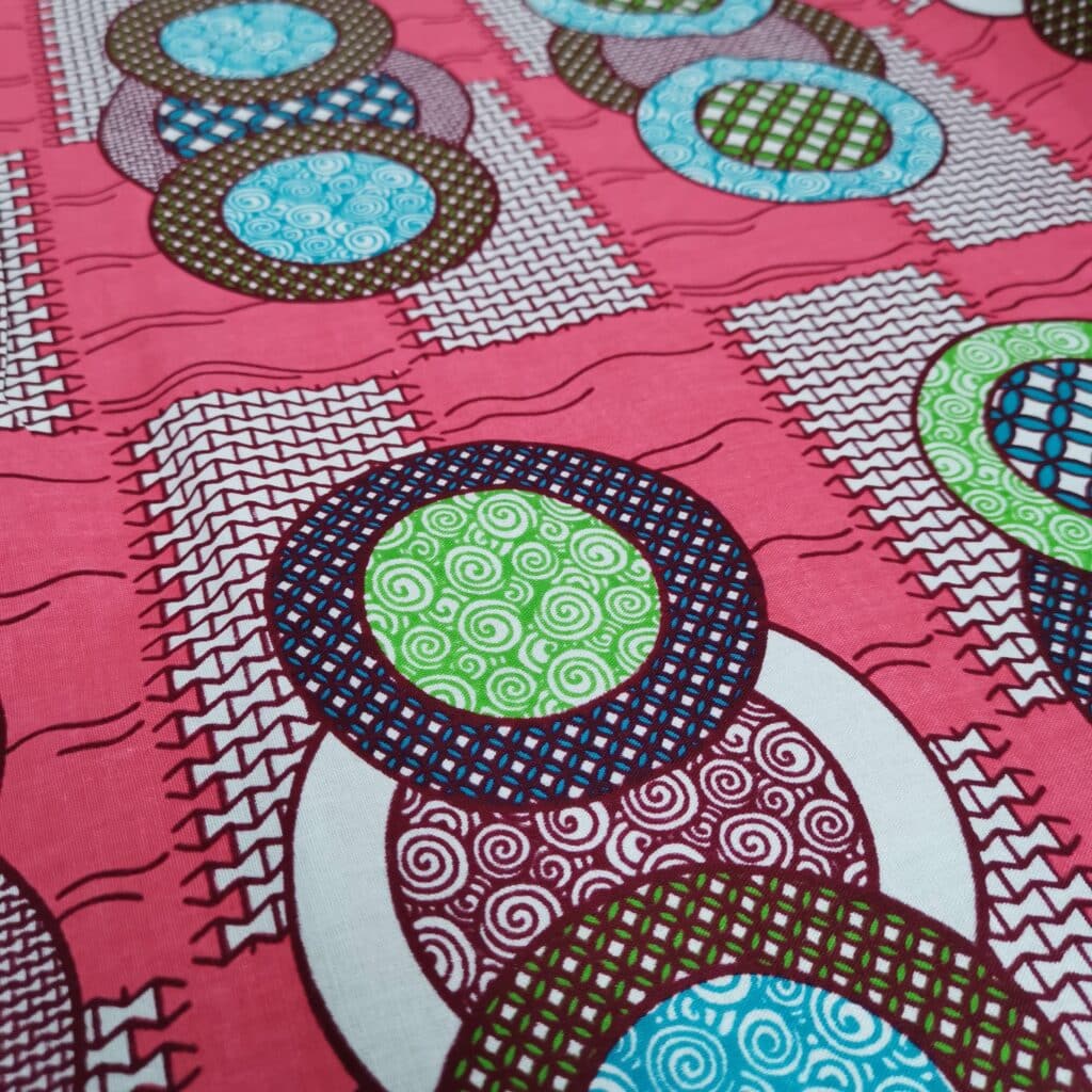 Tissu Africain Motif Géométrique Rose — vue 3