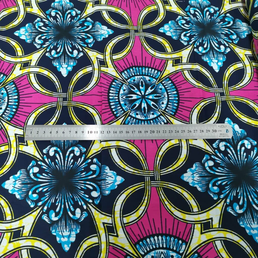 Tissu Africain Motif Géométrique Rose/Bleu — vue 2