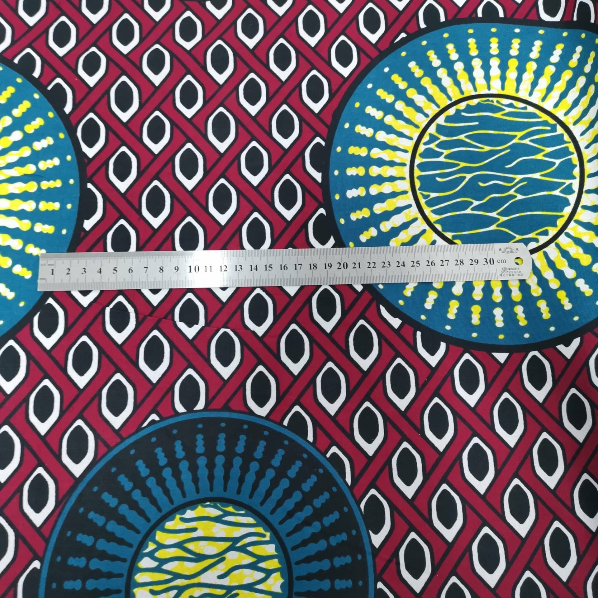 Tissu Africain Motif Géométrique Bordeaux — vue 2
