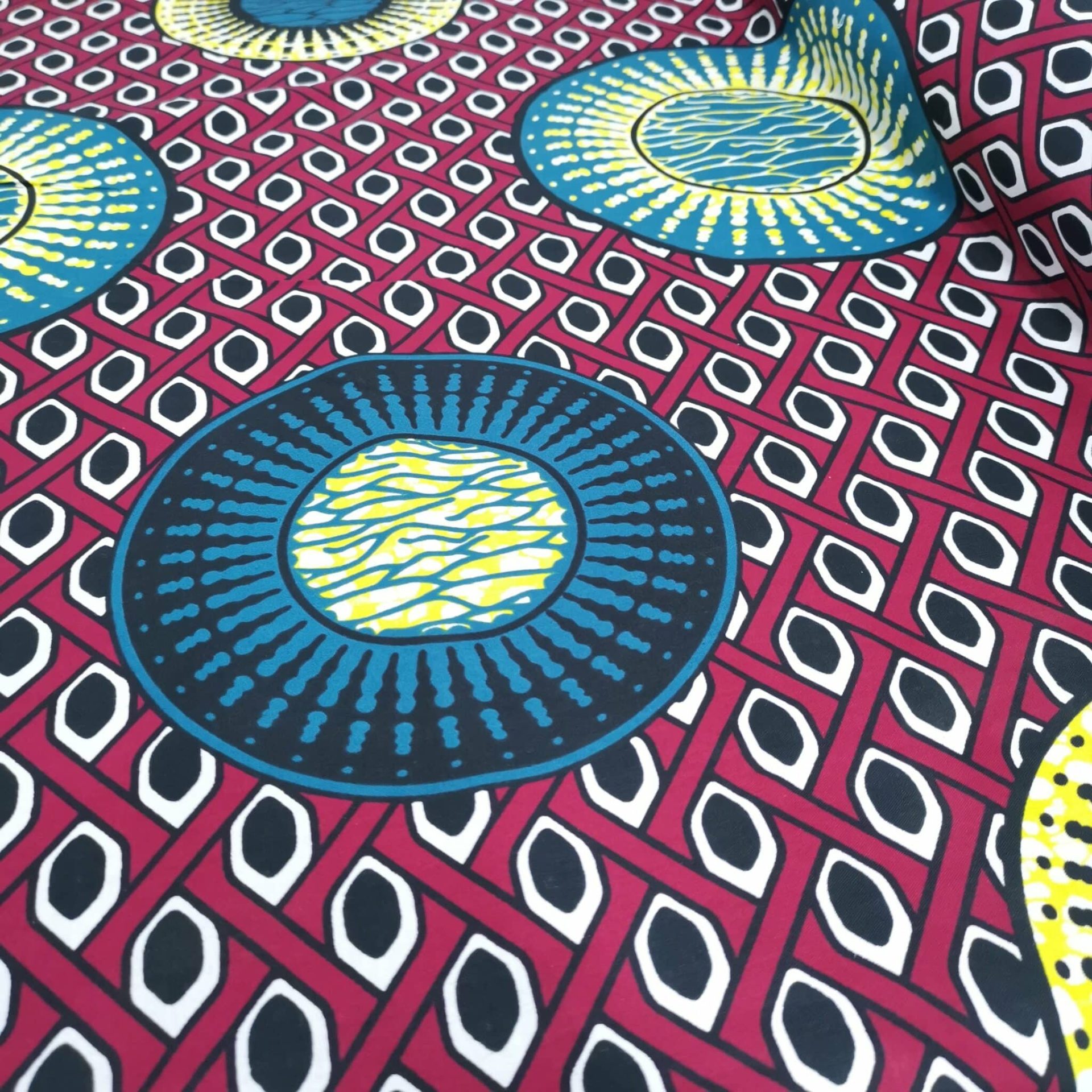 Tissu Africain Motif Géométrique Bordeaux — vue 4