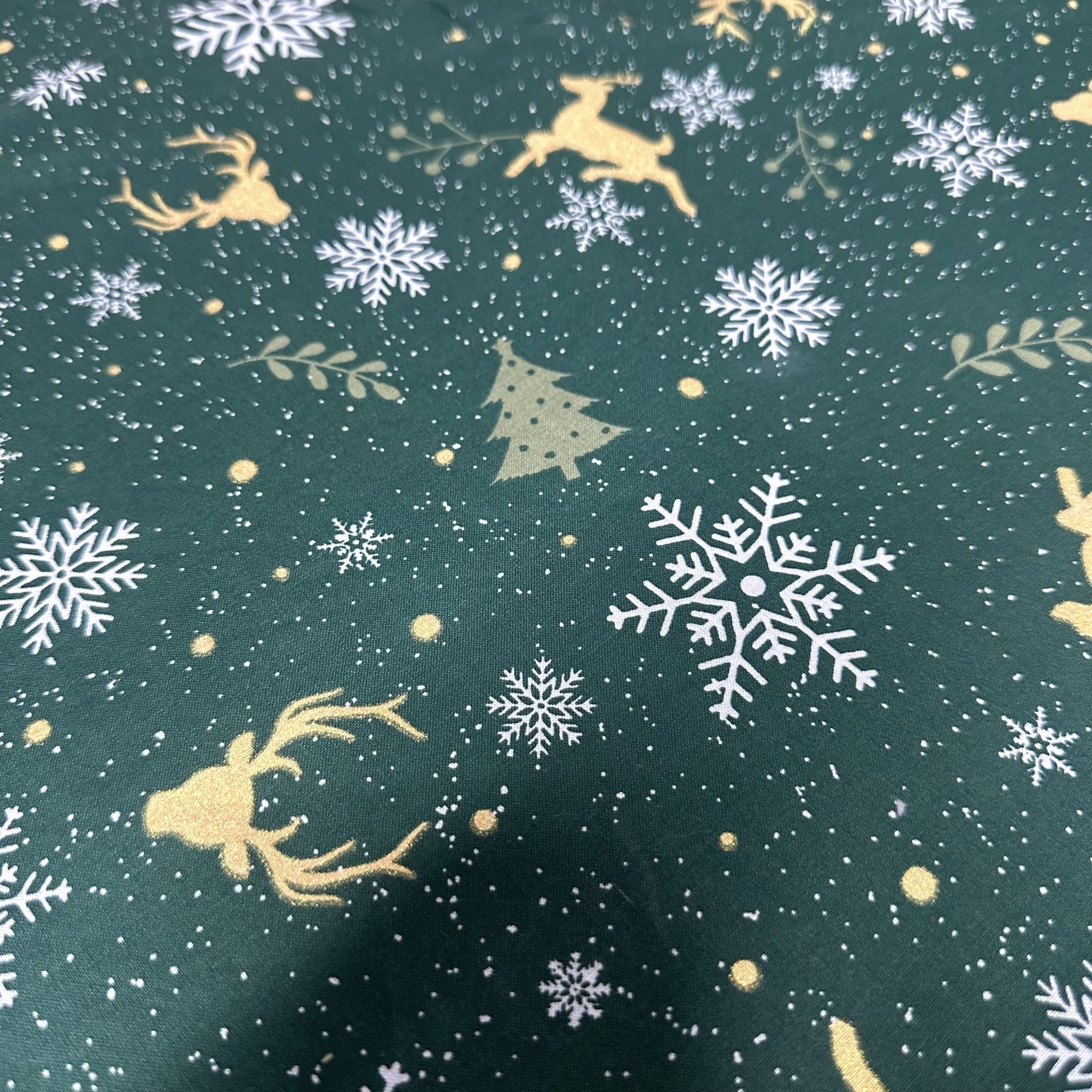 Popeline Coton – Motif Noël Cerf Et Sapins — vue 5
